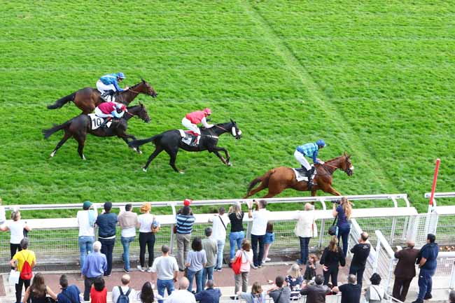 Photo d'arrivée de la course pmu PRIX CARMARTHEN à AUTEUIL le Dimanche 14 octobre 2018