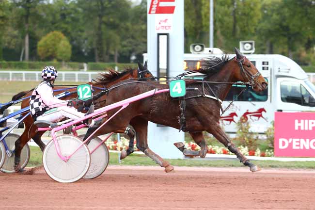 Photo d'arrivée de la course pmu PRIX DE THIEZAC à ENGHIEN le Lundi 22 octobre 2018