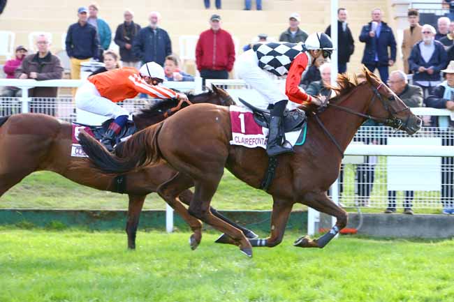 Photo d'arrivée de la course pmu PRIX DE LA COUTURE à CLAIREFONTAINE le Lundi 22 octobre 2018