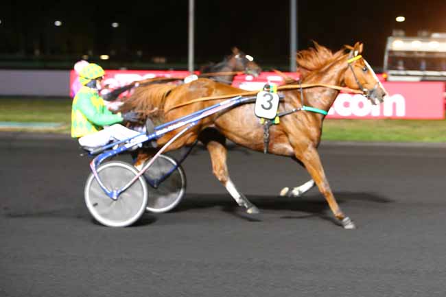Photo d'arrivée de la course pmu PRIX CALIFORNIA à PARIS-VINCENNES le Mardi 23 octobre 2018