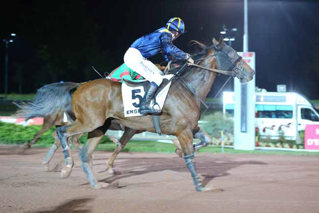 Photo d'arrivée de la course pmu PRIX DE L'HOTEL DES MONNAIES à ENGHIEN le Mercredi 24 octobre 2018