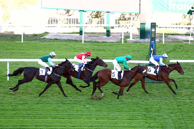 Photo d'arrivée de la course pmu PRIX DE FLORE à SAINT-CLOUD le Samedi 27 octobre 2018