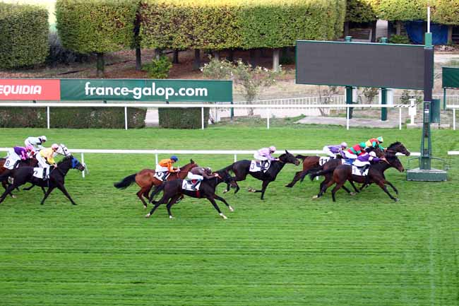 Photo d'arrivée de la course pmu FINALE DU GALOP TOUR INTER-REGIONAL (GTI) à SAINT-CLOUD le Samedi 27 octobre 2018
