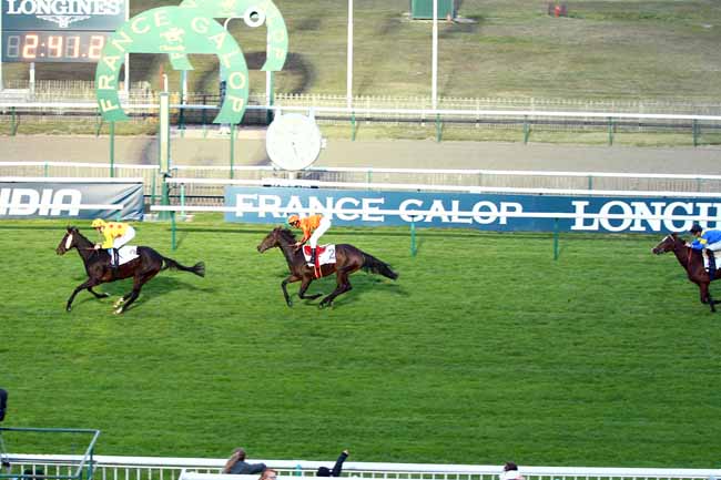 Photo d'arrivée de la course pmu PRIX DE NEUILLY à CHANTILLY le Dimanche 28 octobre 2018