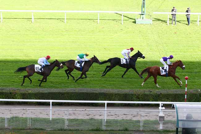 Photo d'arrivée de la course pmu PRIX DE LA MAISON BLANCHE à SAINT-CLOUD le Mardi 30 octobre 2018