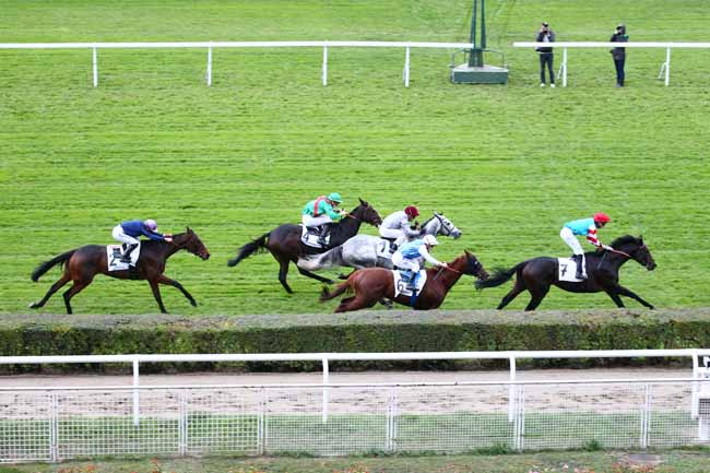 Photo d'arrivée de la course pmu PRIX DU PALAIS DES CONGRES à SAINT-CLOUD le Mardi 30 octobre 2018