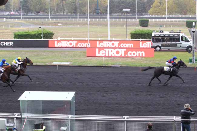 Photo d'arrivée de la course pmu PRIX DU CHER à PARIS-VINCENNES le Mercredi 31 octobre 2018