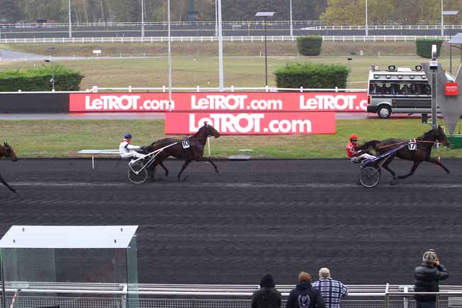 Photo d'arrivée de la course pmu PRIX DE SOULAC à PARIS-VINCENNES le Mercredi 31 octobre 2018
