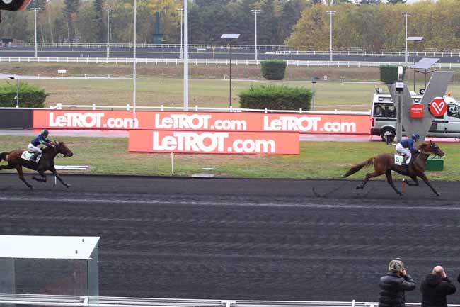 Photo d'arrivée de la course pmu PRIX DE BELLERIVE à PARIS-VINCENNES le Mercredi 31 octobre 2018