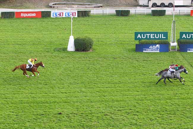 Photo d'arrivée de la course pmu PRIX FONDEUR à AUTEUIL le Dimanche 4 novembre 2018