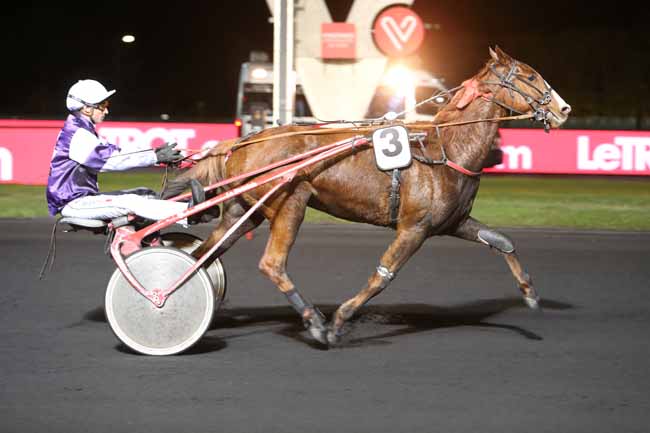 Photo d'arrivée de la course pmu PRIX KERONIS (GR A) à PARIS-VINCENNES le Mardi 6 novembre 2018