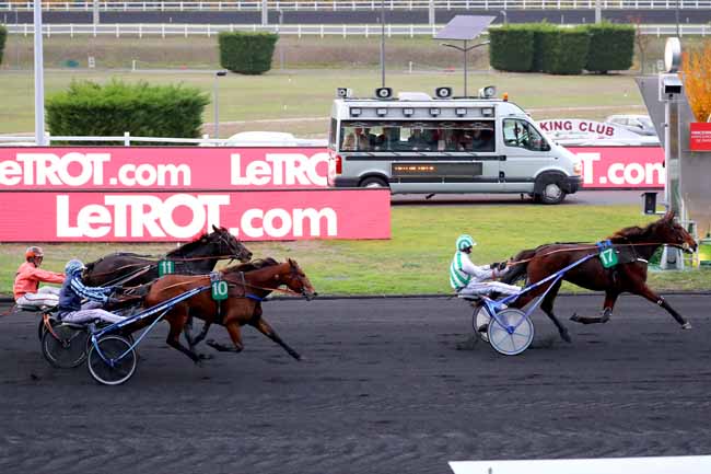 Photo d'arrivée de la course pmu PRIX DE RANVILLE à PARIS-VINCENNES le Jeudi 8 novembre 2018