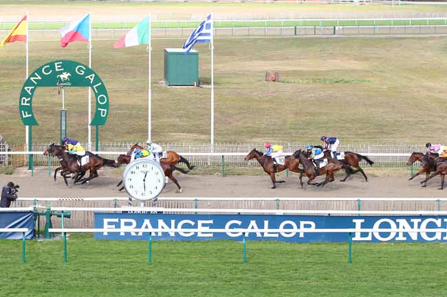 Photo d'arrivée de la course pmu PRIX DE L'EMBARCADERE à CHANTILLY le Jeudi 8 novembre 2018