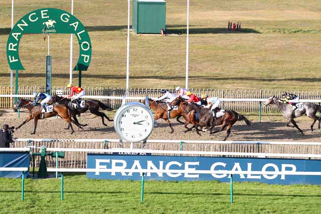 Photo d'arrivée de la course pmu PRIX DE L'ABBAYE DE LA VICTOIRE à CHANTILLY le Jeudi 8 novembre 2018