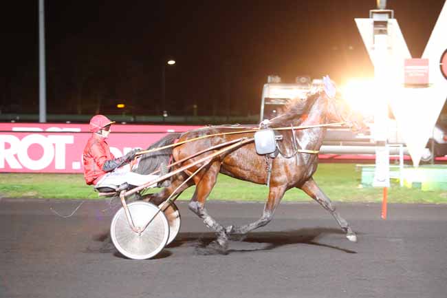 Photo d'arrivée de la course pmu PRIX GEMMA à PARIS-VINCENNES le Vendredi 9 novembre 2018