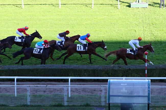 Photo d'arrivée de la course pmu PRIX ANTIVARI à SAINT-CLOUD le Vendredi 9 novembre 2018