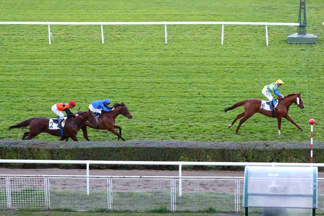 Photo d'arrivée de la course pmu PRIX DENISY à SAINT-CLOUD le Vendredi 9 novembre 2018