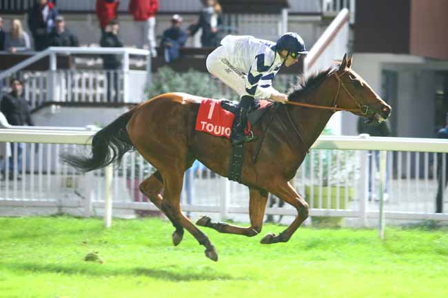 Photo d'arrivée de la course pmu PRIX FRAM - QUARTIER DE SAINT-CYPRIEN à TOULOUSE le Samedi 10 novembre 2018