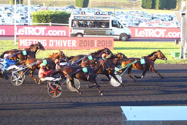 Photo d'arrivée de la course pmu GRAND PRIX DE BRETAGNE à PARIS-VINCENNES le Dimanche 18 novembre 2018