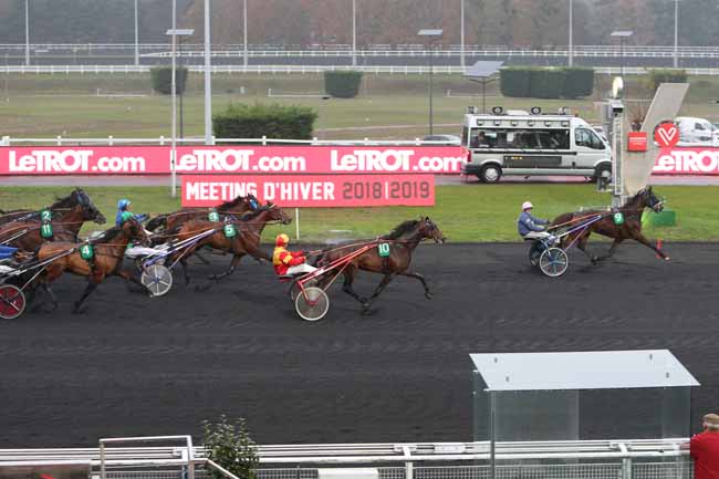 Photo d'arrivée de la course pmu PRIX DE DUNKERQUE à PARIS-VINCENNES le Jeudi 22 novembre 2018