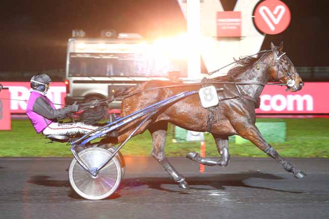 Photo d'arrivée de la course pmu PRIX THIA à PARIS-VINCENNES le Vendredi 23 novembre 2018