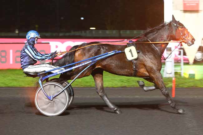 Photo d'arrivée de la course pmu PRIX KLIO à PARIS-VINCENNES le Mardi 27 novembre 2018