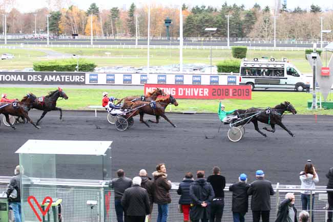 Photo d'arrivée de la course pmu MASTERS GRAND NATIONAL DES AMATEURS à PARIS-VINCENNES le Dimanche 2 décembre 2018