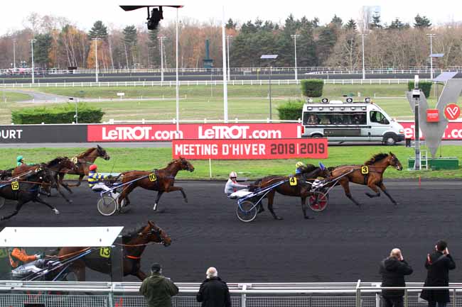 Photo d'arrivée de la course pmu PRIX DE MIRECOURT à PARIS-VINCENNES le Mercredi 5 décembre 2018