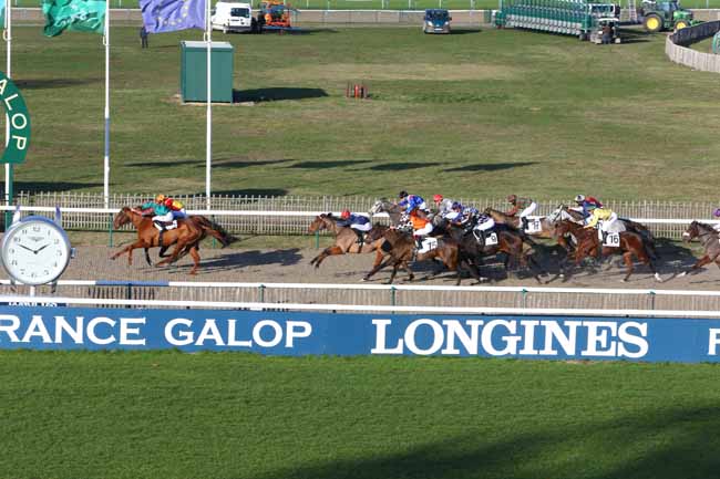 Photo d'arrivée de la course pmu PRIX DE LA PISTE DES LIONS à CHANTILLY le Jeudi 13 décembre 2018
