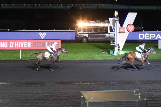 Photo d'arrivée de la course pmu PRIX DE LIMEIL à PARIS-VINCENNES le Dimanche 16 décembre 2018