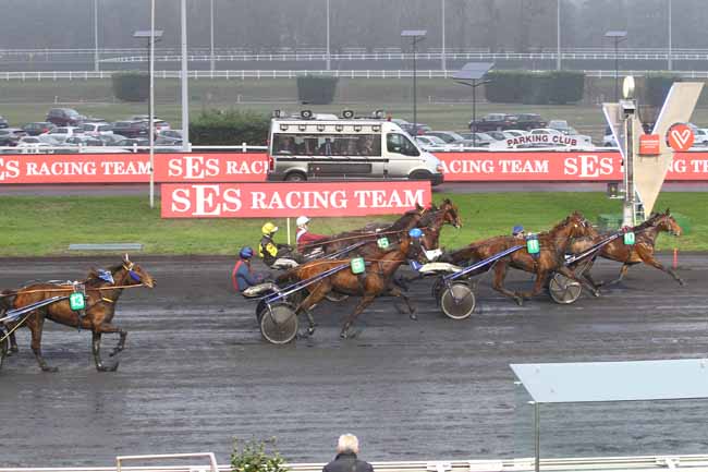 Photo d'arrivée de la course pmu PRIX DE BRIARE à PARIS-VINCENNES le Dimanche 16 décembre 2018