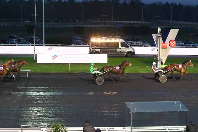 Photo d'arrivée de la course pmu PRIX DE CHATEAU-THIERRY à PARIS-VINCENNES le Dimanche 16 décembre 2018