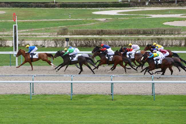 Photo d'arrivée de la course pmu PRIX DU MANOIR DE PRETOT à DEAUVILLE le Mardi 18 décembre 2018