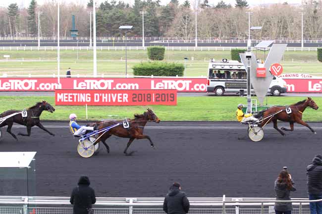 Photo d'arrivée de la course pmu PRIX DE LA TREMBLADE à PARIS-VINCENNES le Mardi 18 décembre 2018