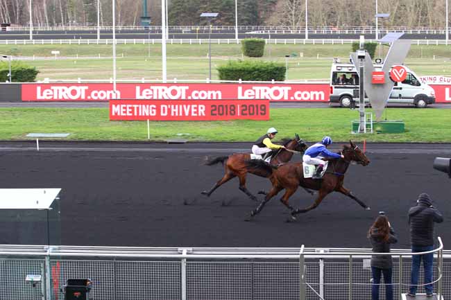 Photo d'arrivée de la course pmu PRIX DE CLAMART à PARIS-VINCENNES le Mardi 18 décembre 2018