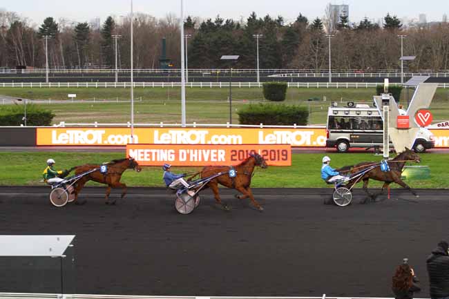 Photo d'arrivée de la course pmu PRIX DE SABLE-SUR-SARTHE à PARIS-VINCENNES le Mardi 18 décembre 2018