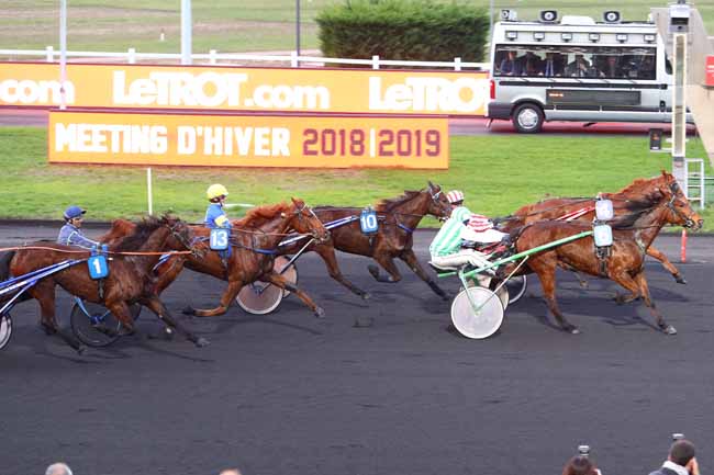 Photo d'arrivée de la course pmu PRIX DE FUSTIGNAC à PARIS-VINCENNES le Mercredi 19 décembre 2018