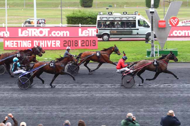 Photo d'arrivée de la course pmu PRIX D'EVREUX à PARIS-VINCENNES le Dimanche 23 décembre 2018