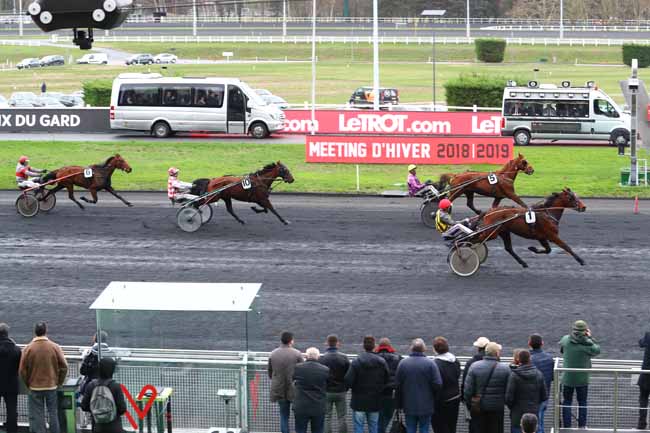 Photo d'arrivée de la course pmu PRIX DU GARD à PARIS-VINCENNES le Dimanche 23 décembre 2018