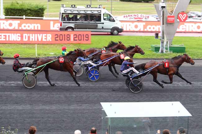 Photo d'arrivée de la course pmu PRIX TENOR DE BAUNE à PARIS-VINCENNES le Dimanche 23 décembre 2018