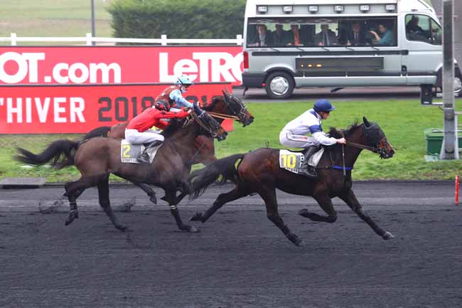 Photo d'arrivée de la course pmu PRIX DE BESANCON à PARIS-VINCENNES le Jeudi 27 décembre 2018