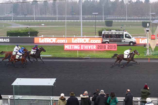 Photo d'arrivée de la course pmu PRIX DE GAMBAIS à PARIS-VINCENNES le Jeudi 27 décembre 2018