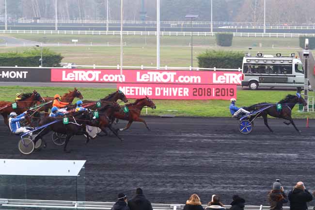 Photo d'arrivée de la course pmu PRIX DE SAINTE-MARIE-DU-MONT à PARIS-VINCENNES le Vendredi 28 décembre 2018