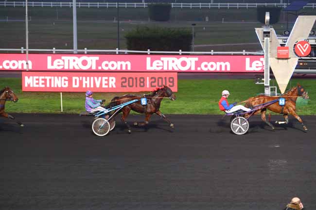 Photo d'arrivée de la course pmu PRIX DE LOUVIERS à PARIS-VINCENNES le Vendredi 28 décembre 2018