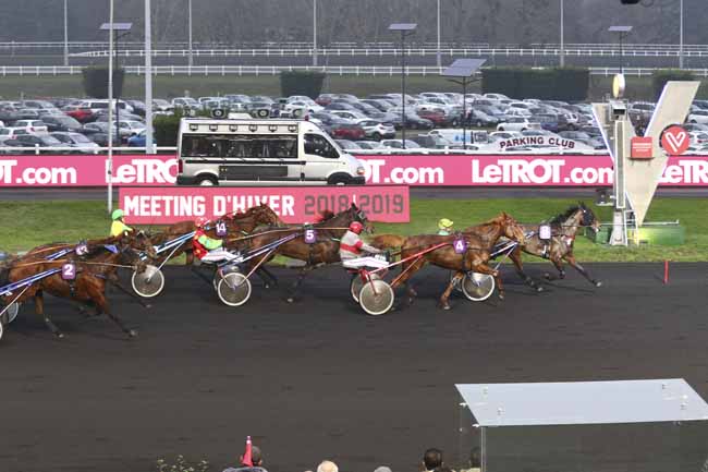 Photo d'arrivée de la course pmu PRIX DE LA MOSELLE à PARIS-VINCENNES le Dimanche 30 décembre 2018