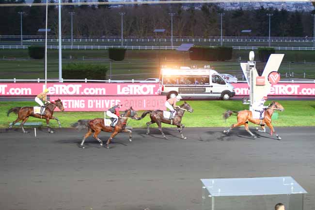Photo d'arrivée de la course pmu PRIX DE SETE à PARIS-VINCENNES le Lundi 31 décembre 2018
