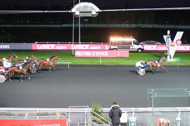 Photo d'arrivée de la course pmu PRIX DE SAINT-DENIS à PARIS-VINCENNES le Lundi 31 décembre 2018
