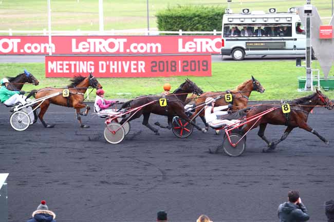Photo d'arrivée de la course pmu PRIX DE BONNEUIL à PARIS-VINCENNES le Mercredi 2 janvier 2019
