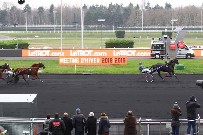 Photo d'arrivée de la course pmu PRIX DE CHATEAUGIRON à PARIS-VINCENNES le Samedi 5 janvier 2019