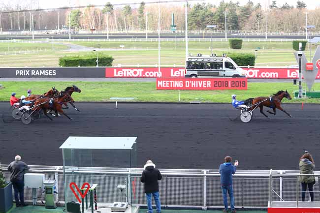Photo d'arrivée de la course pmu PRIX RAMSES à PARIS-VINCENNES le Mardi 8 janvier 2019